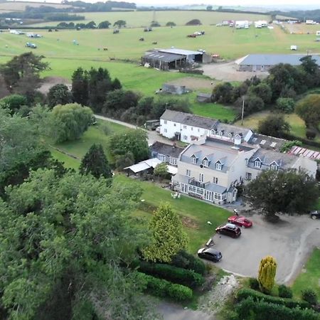 No 4 Trelawney Apartment - Onsite Bar - Restaurant - Horse Riding Menheniot Экстерьер фото