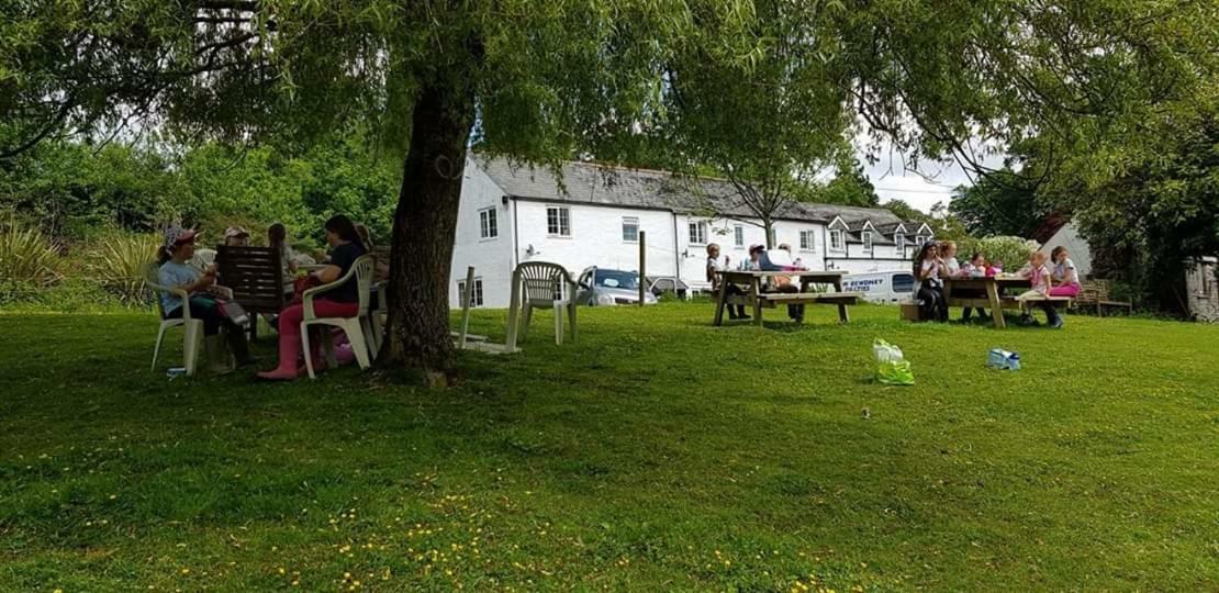 No 4 Trelawney Apartment - Onsite Bar - Restaurant - Horse Riding Menheniot Экстерьер фото
